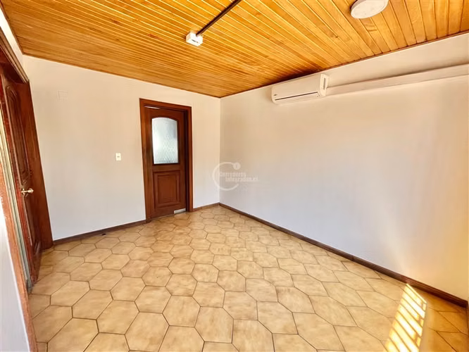 Oficina en arriendo en La Cisterna