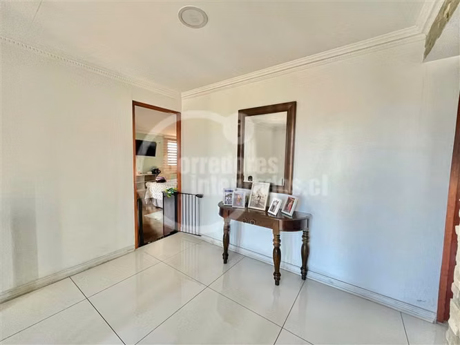 Casa en venta de 4 dorm. en La Cisterna