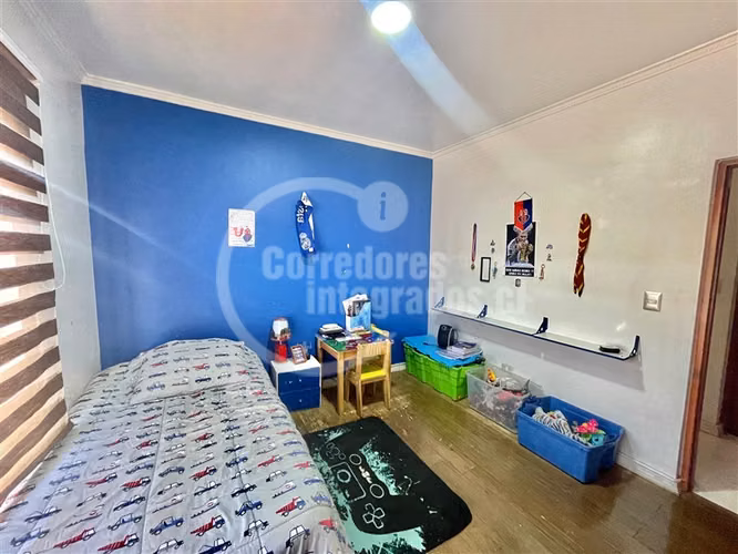 Casa en venta de 4 dorm. en La Cisterna