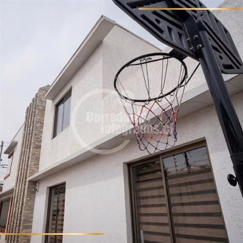Casa en venta de 4 dorm. en La Cisterna