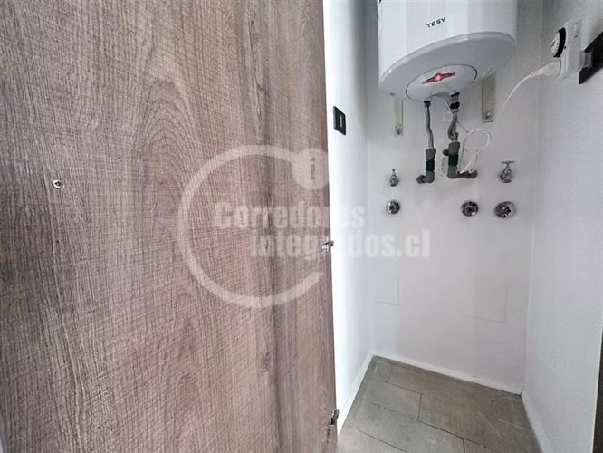1 dormitorio, 1 baño, Estacionamiento y Bodega. San Miguel