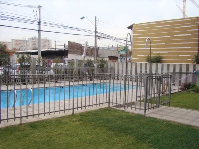 1 dormitorio, 1 baño, Estacionamiento y Bodega. San Miguel
