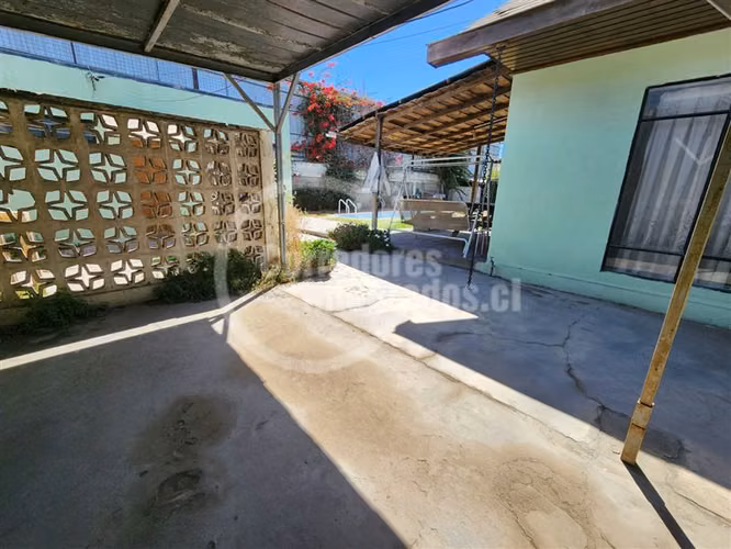 ¡Rebajada! Amplia Casa con Piscina y Gran Jardín