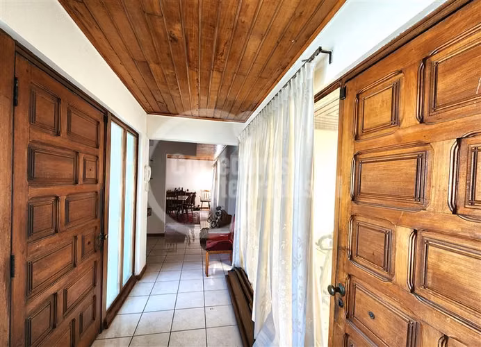 ¡Rebajada! Amplia Casa con Piscina y Gran Jardín