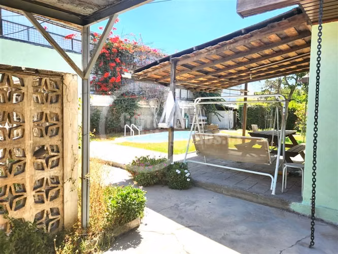 ¡Rebajada! Amplia Casa con Piscina y Gran Jardín
