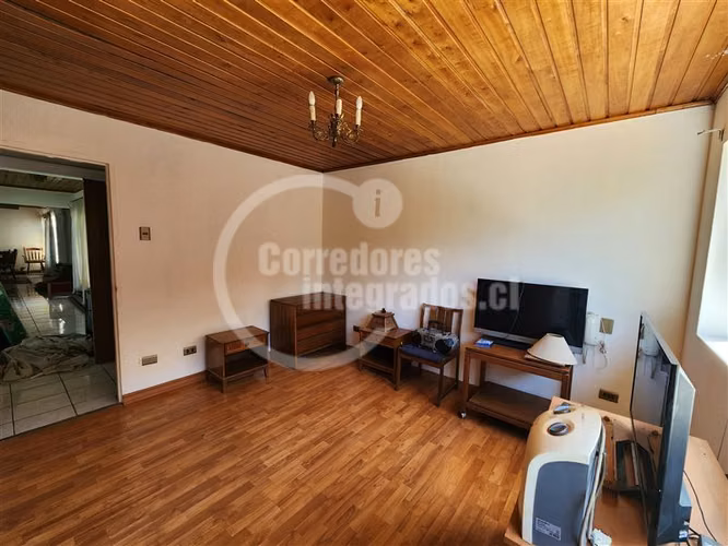 ¡Rebajada! Amplia Casa con Piscina y Gran Jardín