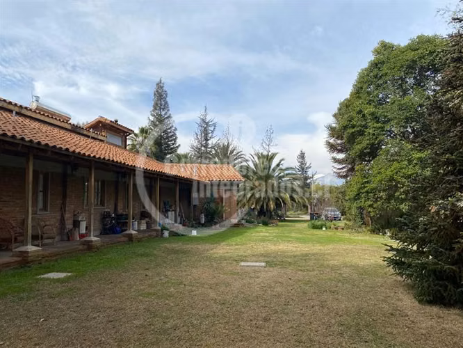 Casa en venta de 4 dorm. en Pirque