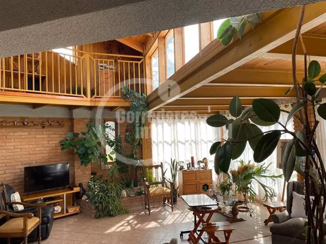 Casa en venta de 4 dorm. en Pirque