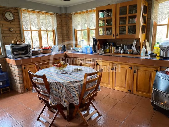 Casa en venta de 4 dorm. en Pirque