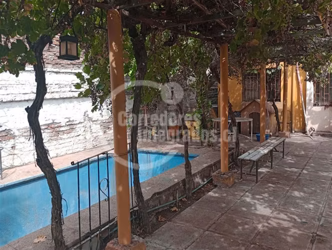 Casa en venta de 4 dorm. en Recoleta