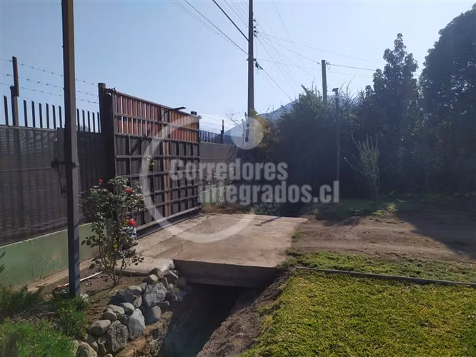 Casa en venta de 3 dorm. en Nogales