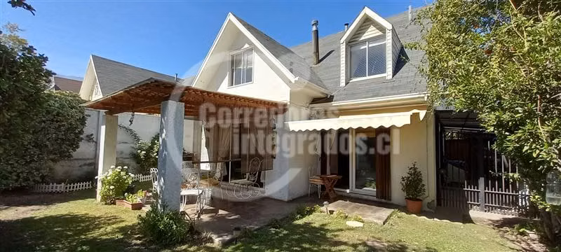 2 PISOS. 240 M2. 4 dorm. 2 Baños. en Peñalolén