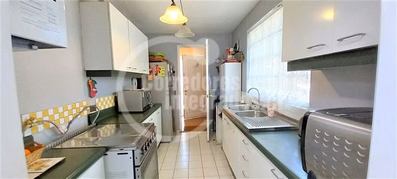 2 PISOS. 240 M2. 4 dorm. 2 Baños. en Peñalolén