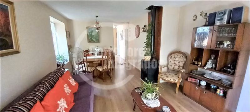 2 PISOS. 240 M2. 4 dorm. 2 Baños. en Peñalolén