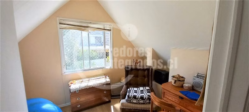 2 PISOS. 240 M2. 4 dorm. 2 Baños. en Peñalolén
