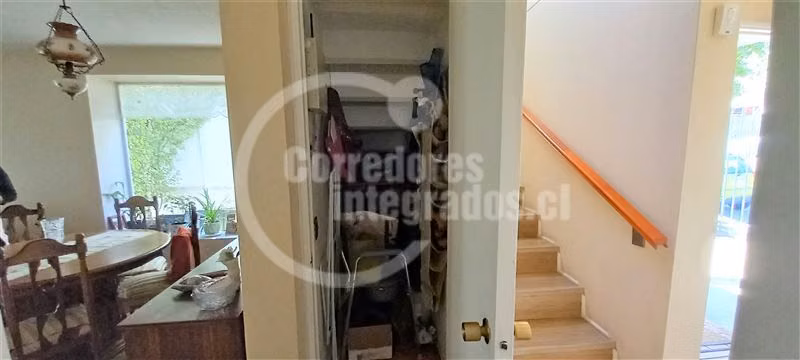 2 PISOS. 240 M2. 4 dorm. 2 Baños. en Peñalolén