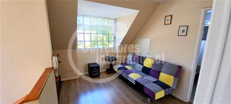 2 PISOS. 240 M2. 4 dorm. 2 Baños. en Peñalolén