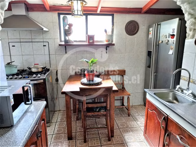 Casa en venta de 4 dorm. en La Florida
