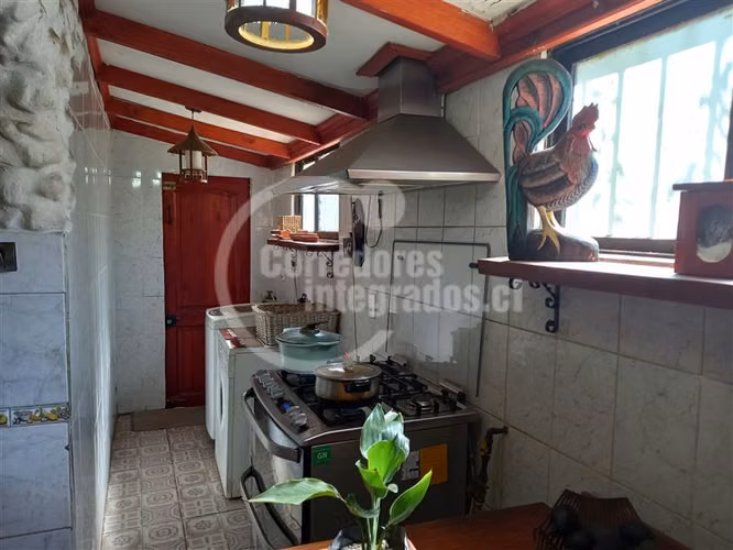 Casa en venta de 4 dorm. en La Florida