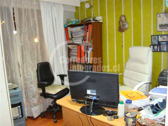 Casa en venta de 4 dorm. en La Florida