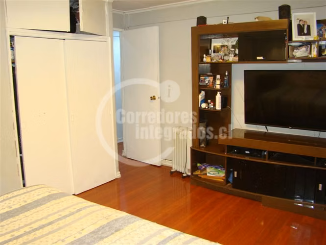 Casa en venta de 4 dorm. en La Florida