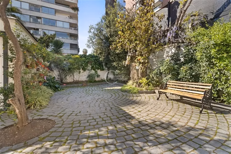 OPORTUNIDAD UNICA. Casa en venta de 6 dorm. en Providencia