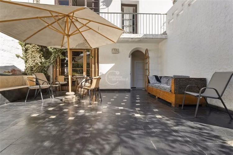 OPORTUNIDAD UNICA. Casa en venta de 6 dorm. en Providencia