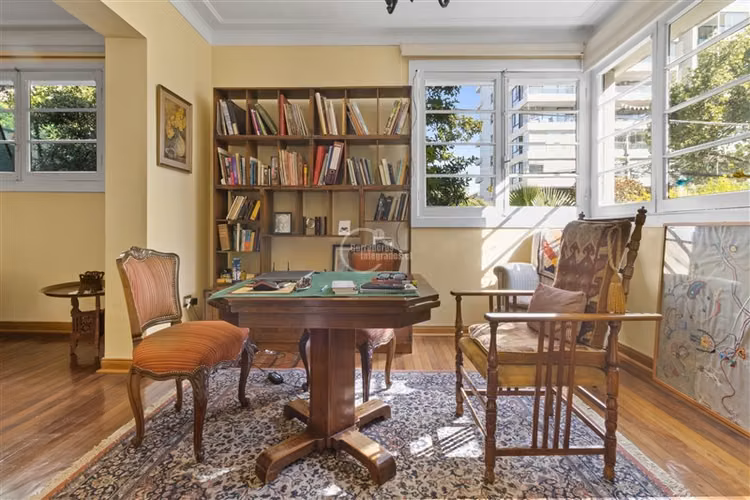 OPORTUNIDAD UNICA. Casa en venta de 6 dorm. en Providencia