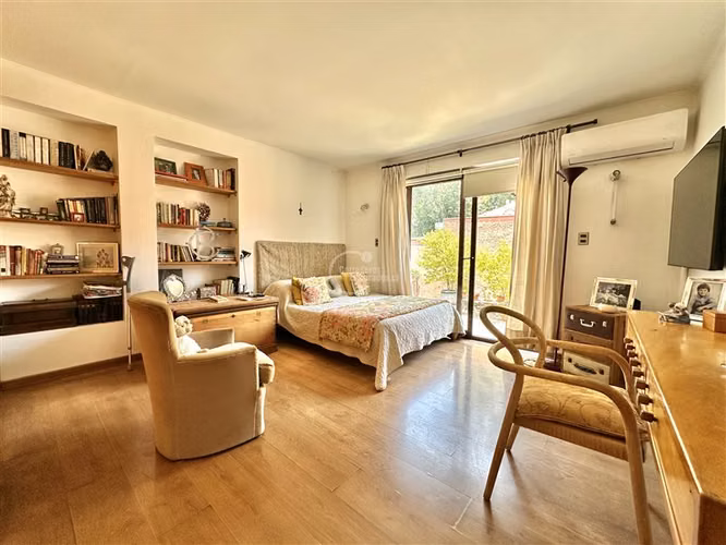Casa estilo colonial con espectacular vista al Arrayán