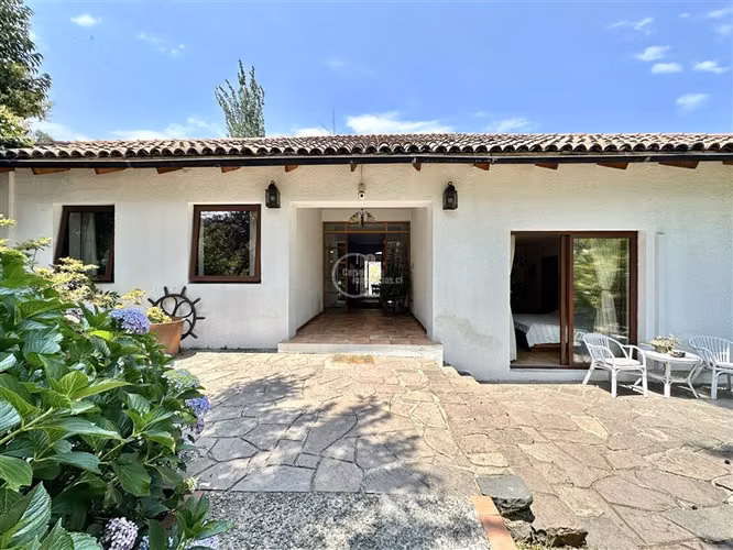 Casa estilo colonial con espectacular vista al Arrayán
