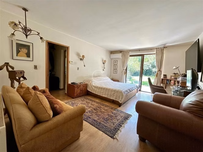 Casa estilo colonial con espectacular vista al Arrayán