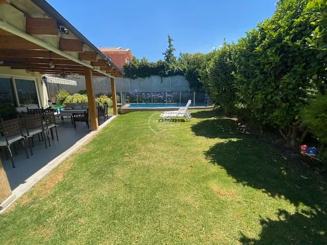 Casa en venta 4 dorm. Valle La Dehesa