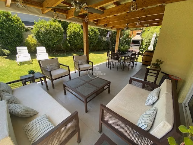 Casa en venta 4 dorm. Valle La Dehesa