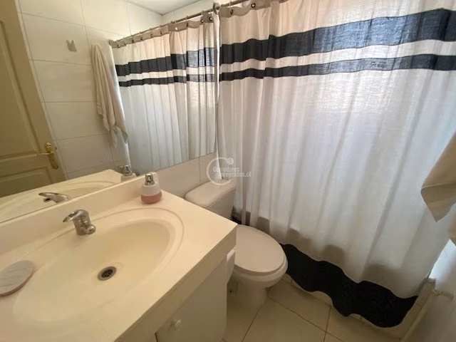 Casa en venta 4 dorm. Valle La Dehesa