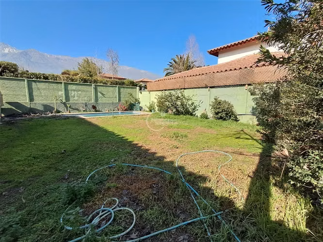 Casa en venta de 5 dorm. en Peñalolén