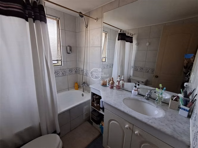 Casa en venta de 5 dorm. en Peñalolén