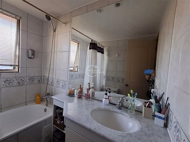 Casa en venta de 5 dorm. en Peñalolén