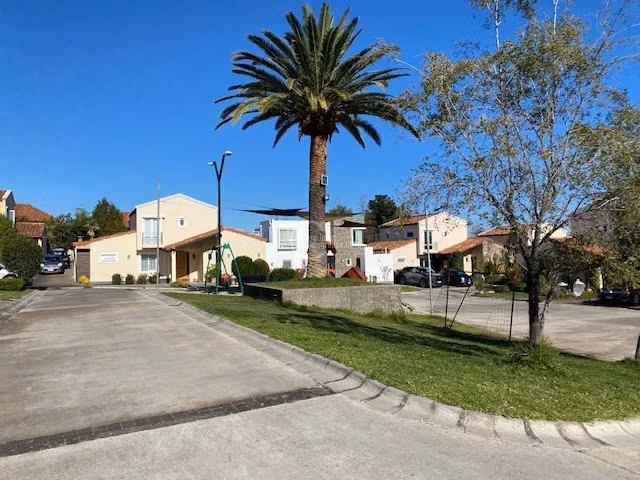 Casa en venta de 5 dorm. en La Reina