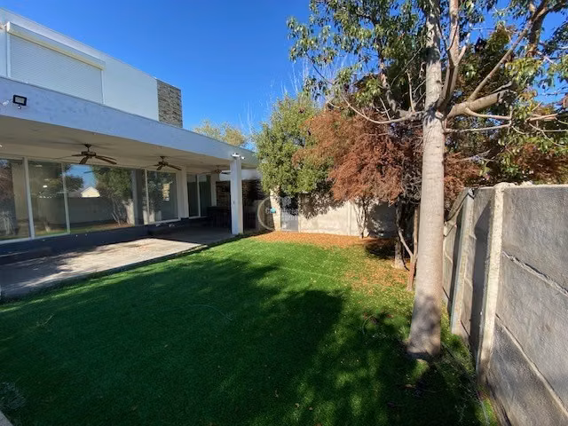 Casa en venta de 5 dorm. en La Reina