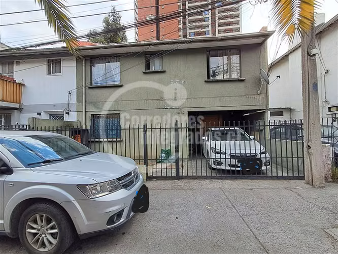 Casa en venta de 4 dorm. en Ñuñoa