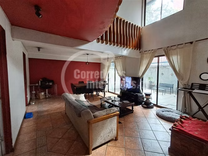 Casa en venta de 4 dorm. en Ñuñoa