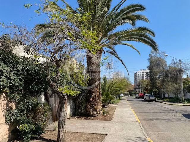 Casa en venta de 4 dorm. en Ñuñoa