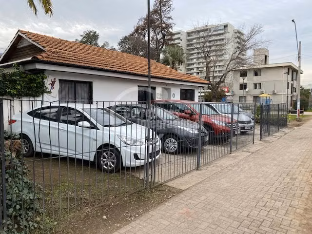 Casa en venta de 3 dorm. en La Reina