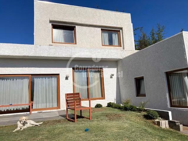 Casa en venta de 3 dorm. en Las Condes