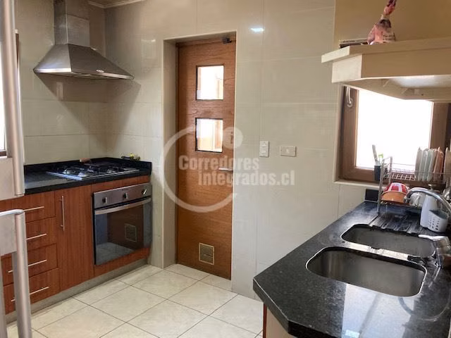 Casa en venta de 3 dorm. en Las Condes