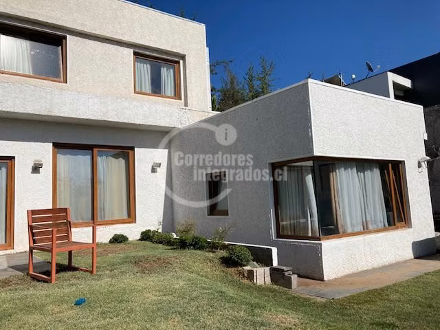 Casa en venta de 3 dorm. en Las Condes