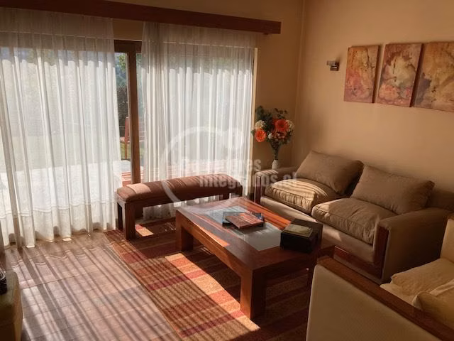 Casa en venta de 3 dorm. en Las Condes