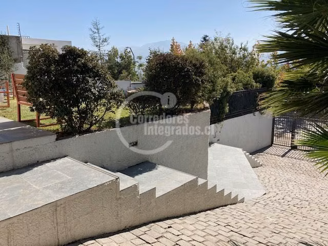 Casa en venta de 3 dorm. en Las Condes