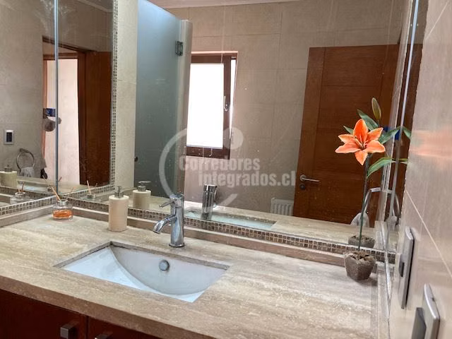 Casa en venta de 3 dorm. en Las Condes
