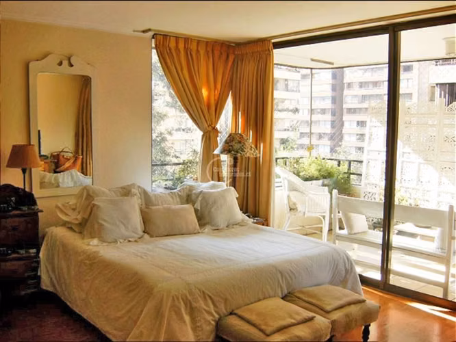 Departamento en venta de 4 dorm. en Las Condes